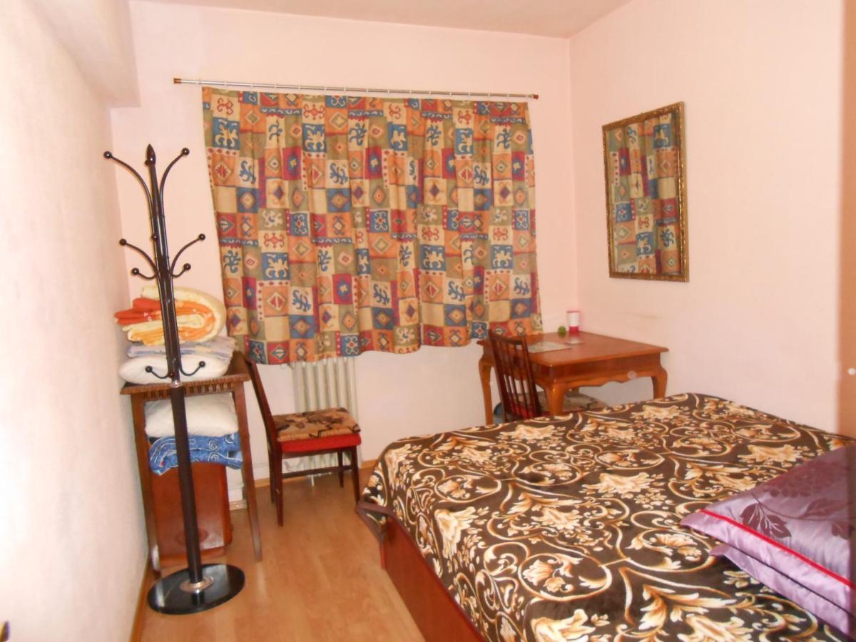 Host Tina Apartment บูคาเรสต์ ภายนอก รูปภาพ